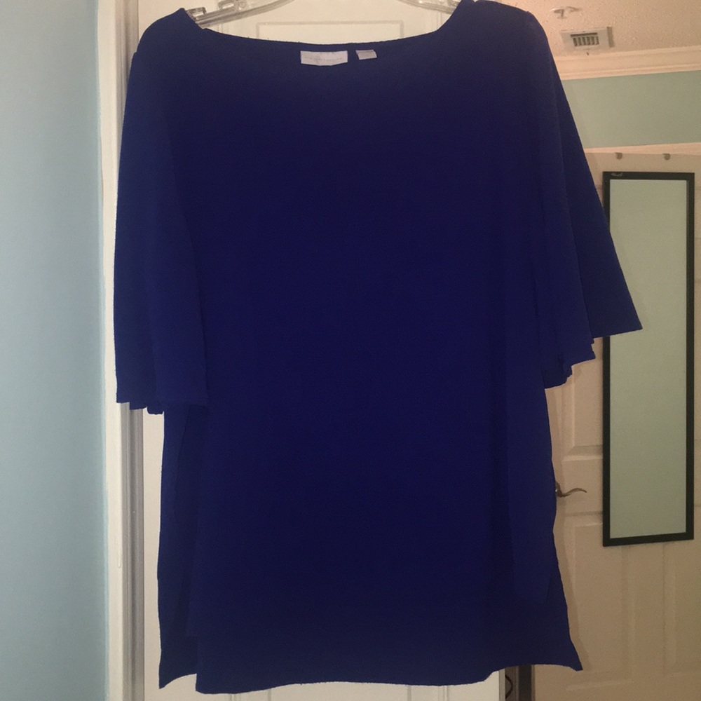 NY&Co sapphire blue top with flowy sleeves